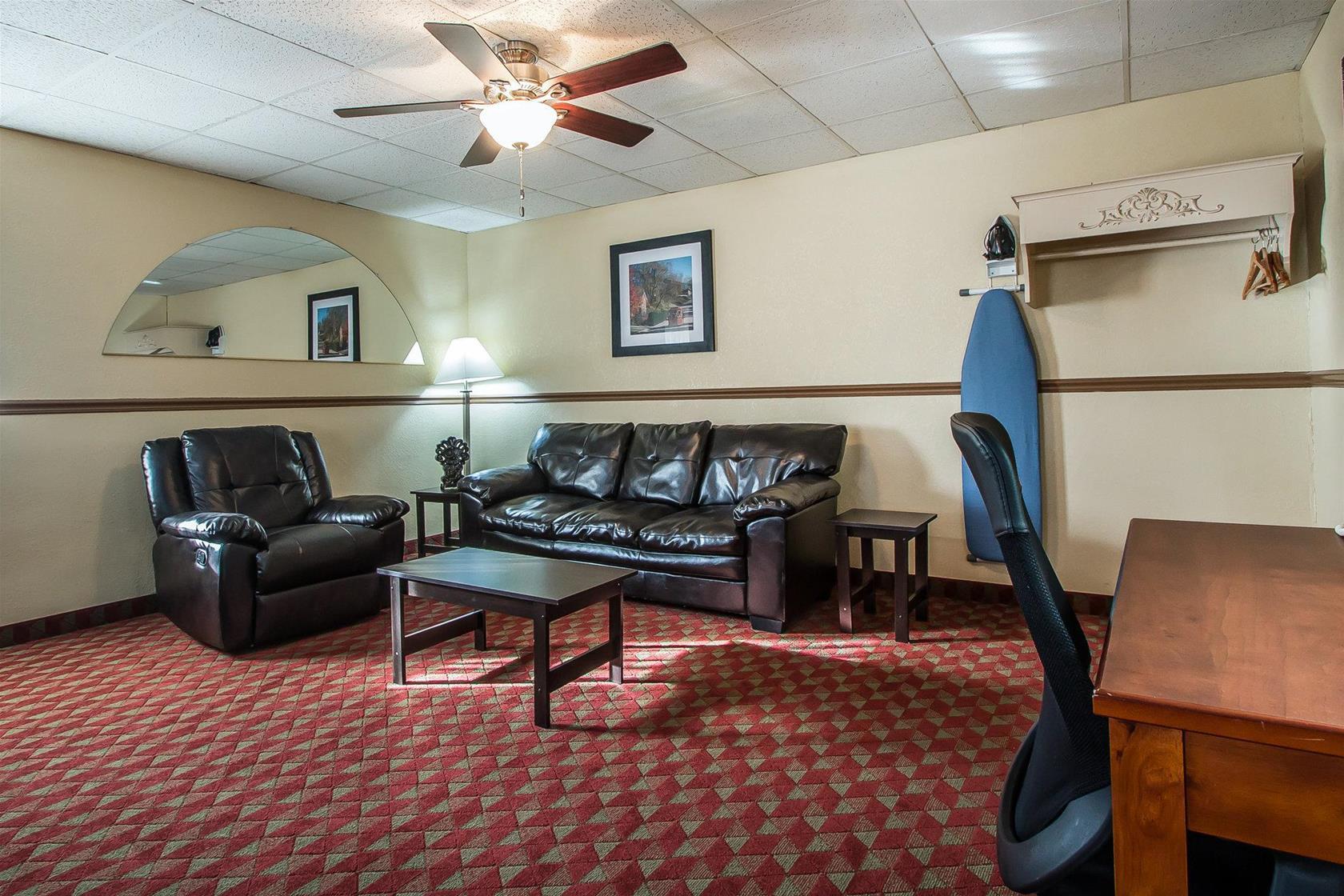 Quality Inn East Dubuque Dış mekan fotoğraf