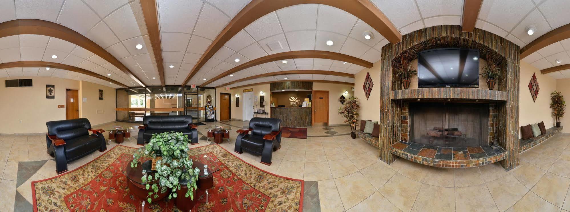 Quality Inn East Dubuque Dış mekan fotoğraf