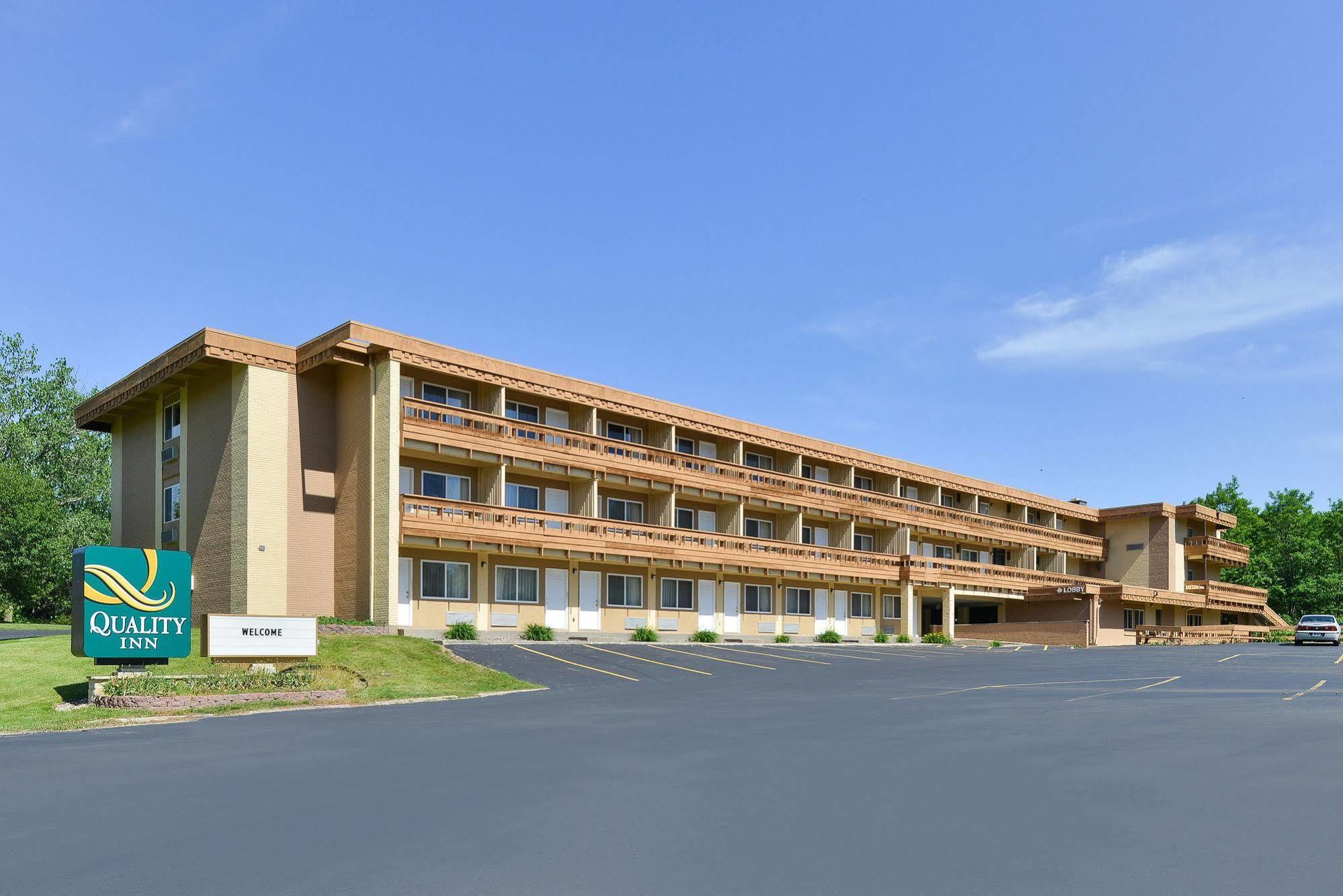 Quality Inn East Dubuque Dış mekan fotoğraf